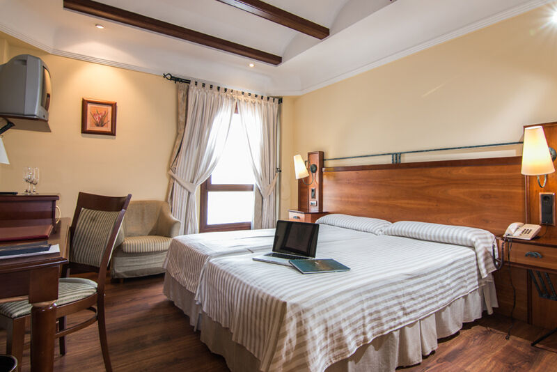 Hotel Abades Benacazon Bagian luar foto